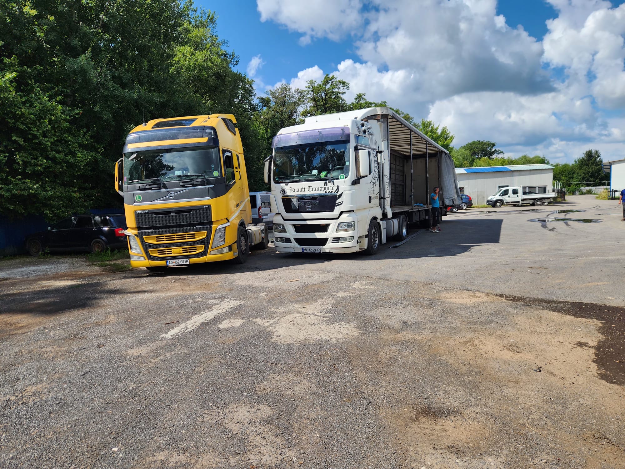 Camion GDM Trade Trans cu prelată